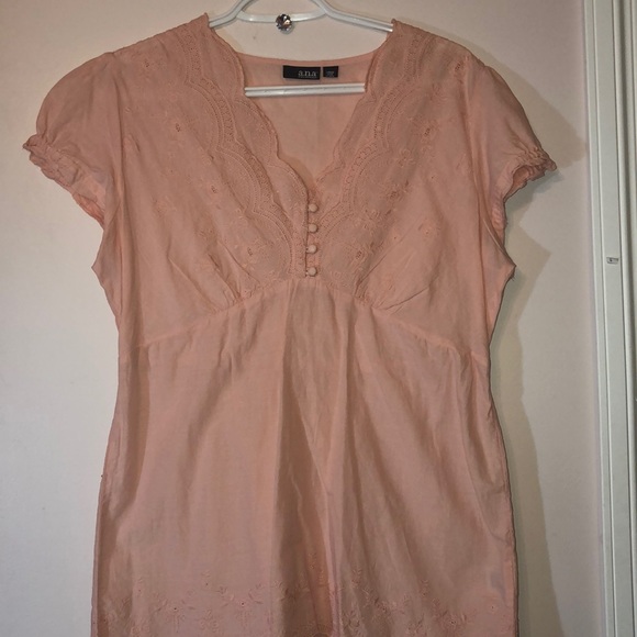 Beautiful peach embroidered ruffle sleeves Large - Picture 2 of 7